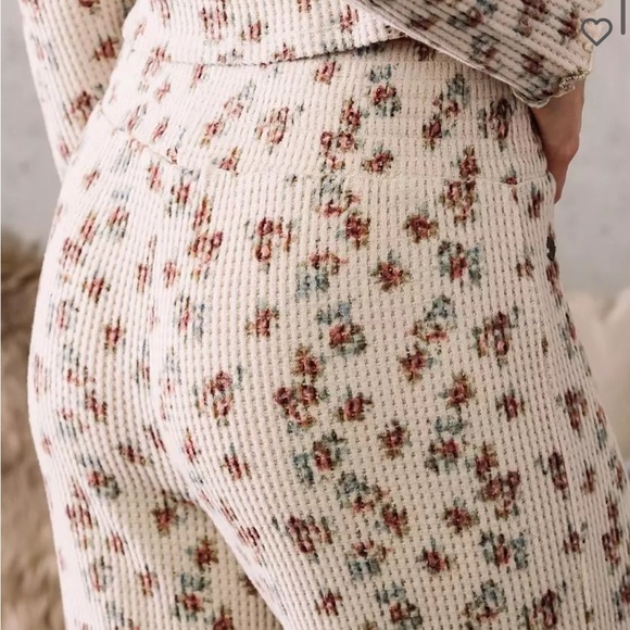 Waffle Knit Wide Leg Cropped Pant Set! - Picture 3 of 11